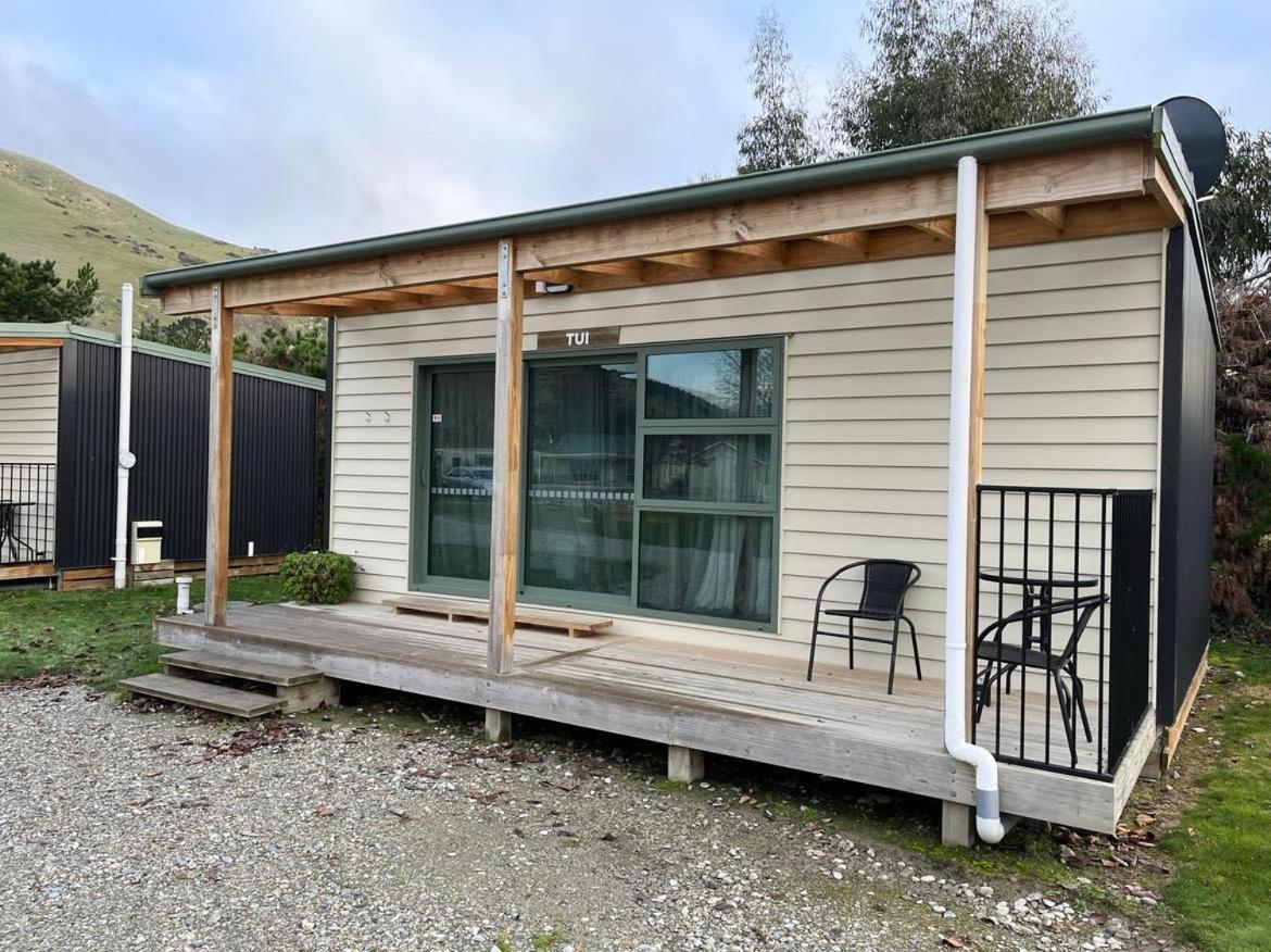 Millers Flat Holiday Park ภายนอก รูปภาพ