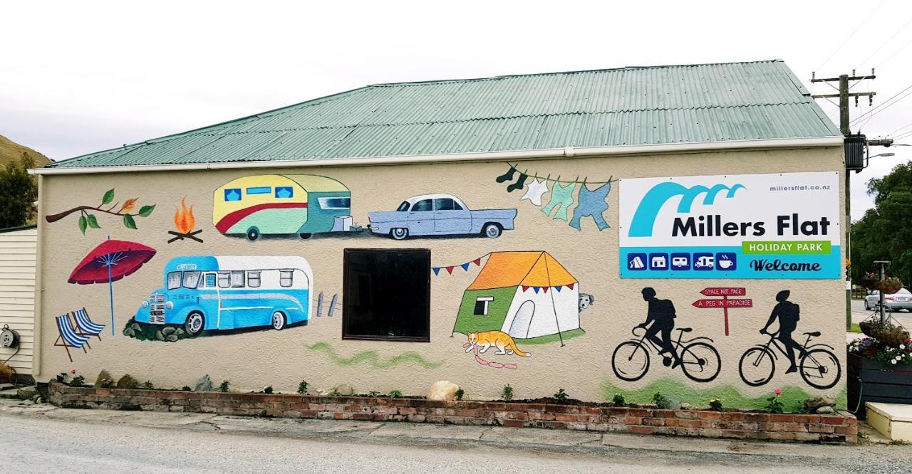 Millers Flat Holiday Park ภายนอก รูปภาพ